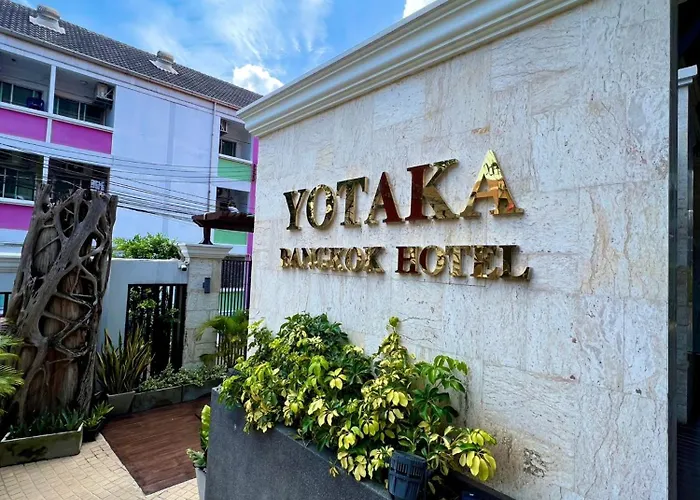 Yotaka Hotel 3*