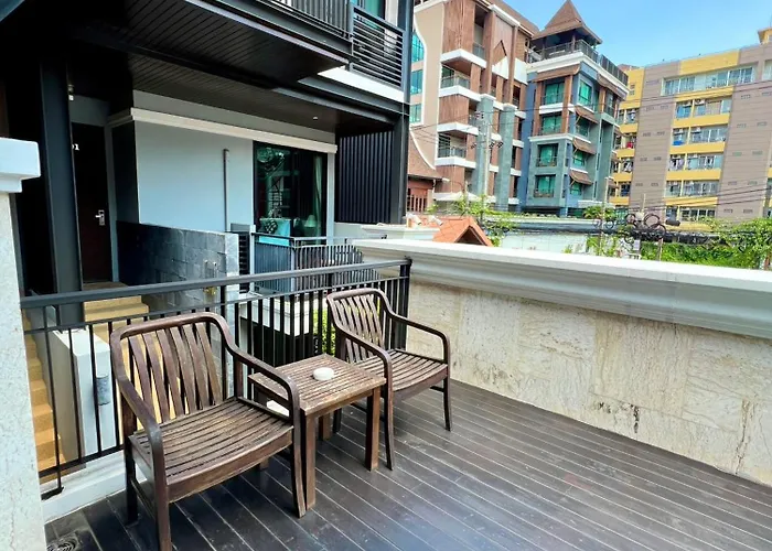 Yotaka Hotel